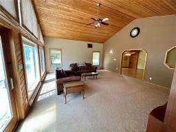 Porch - 19 Rink Road, Rennie, MB R0E1R0 Photo 7