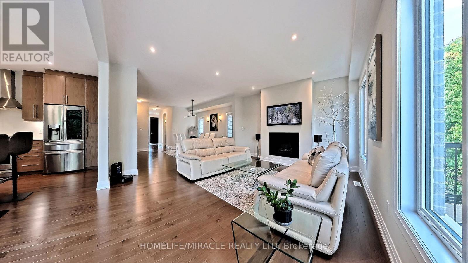 63 IAN ORMSTON DRIVE - 11