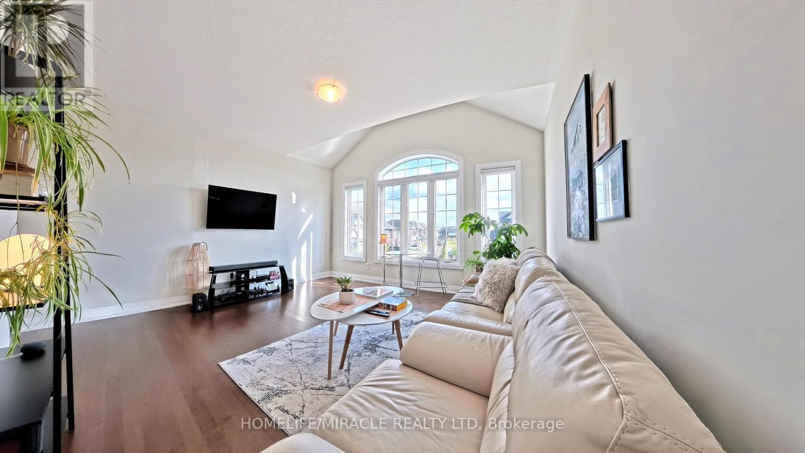 63 IAN ORMSTON DRIVE - 20