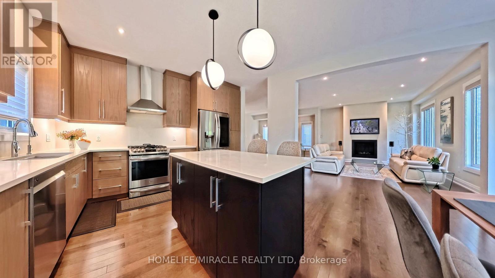 63 IAN ORMSTON DRIVE - 21