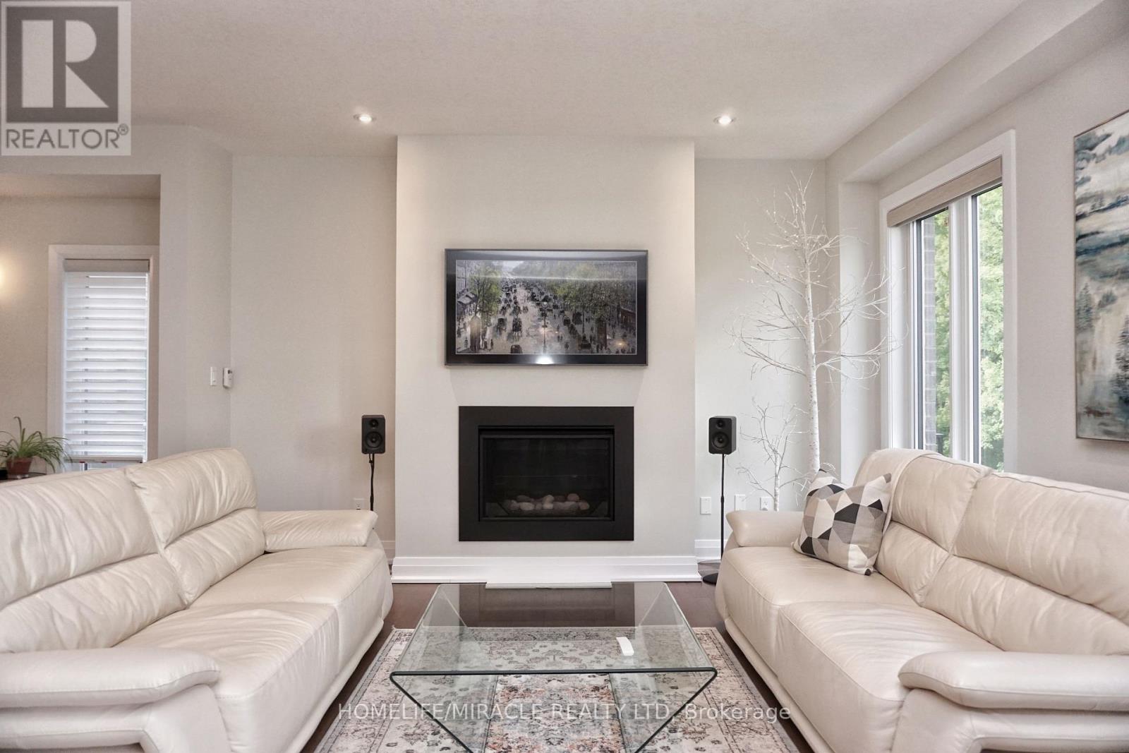 63 IAN ORMSTON DRIVE - 39