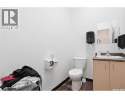 339 Centre Street, Assiniboia, SK S0H0B0 Photo 9