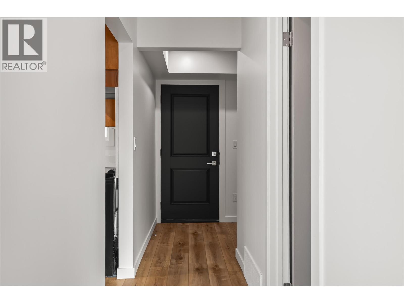 #3 2957 Conlin Court - 19