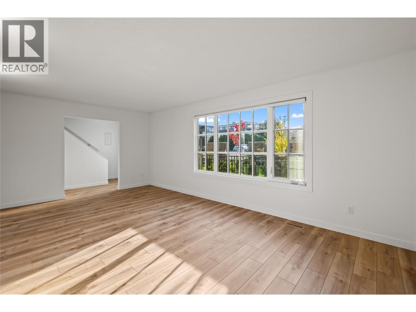 #3 2957 Conlin Court - 11