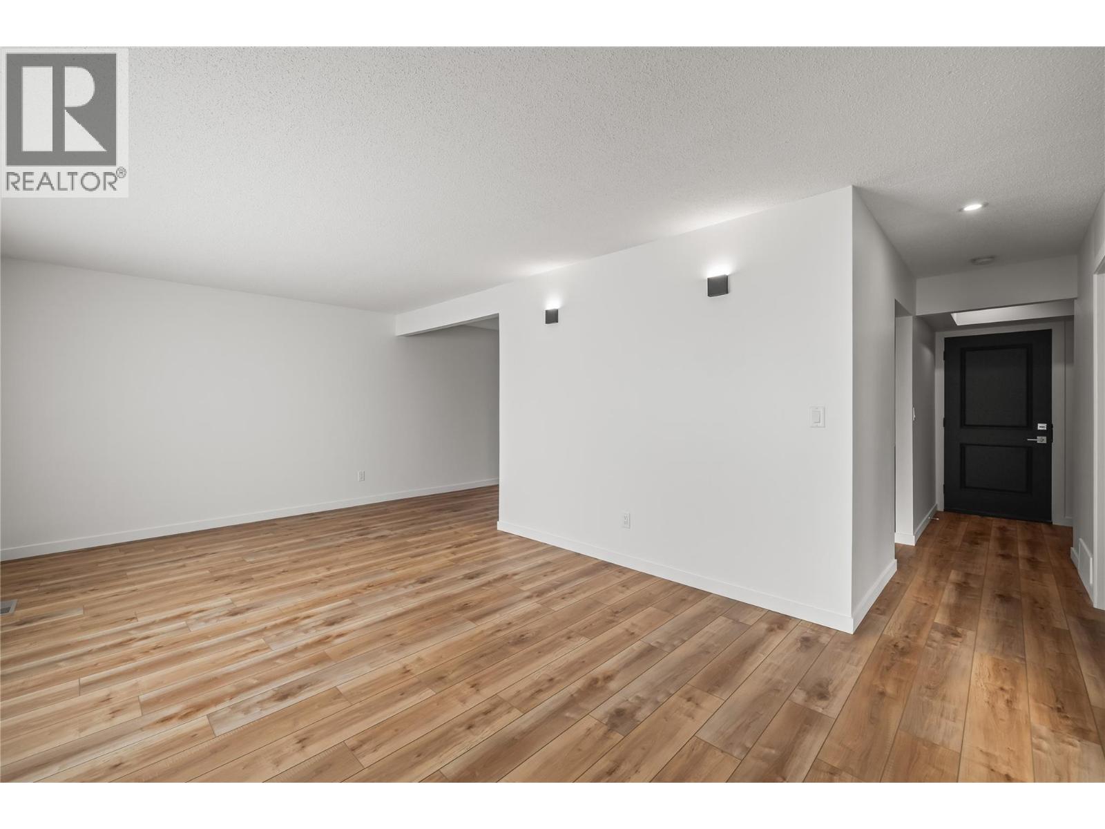 #3 2957 Conlin Court - 8