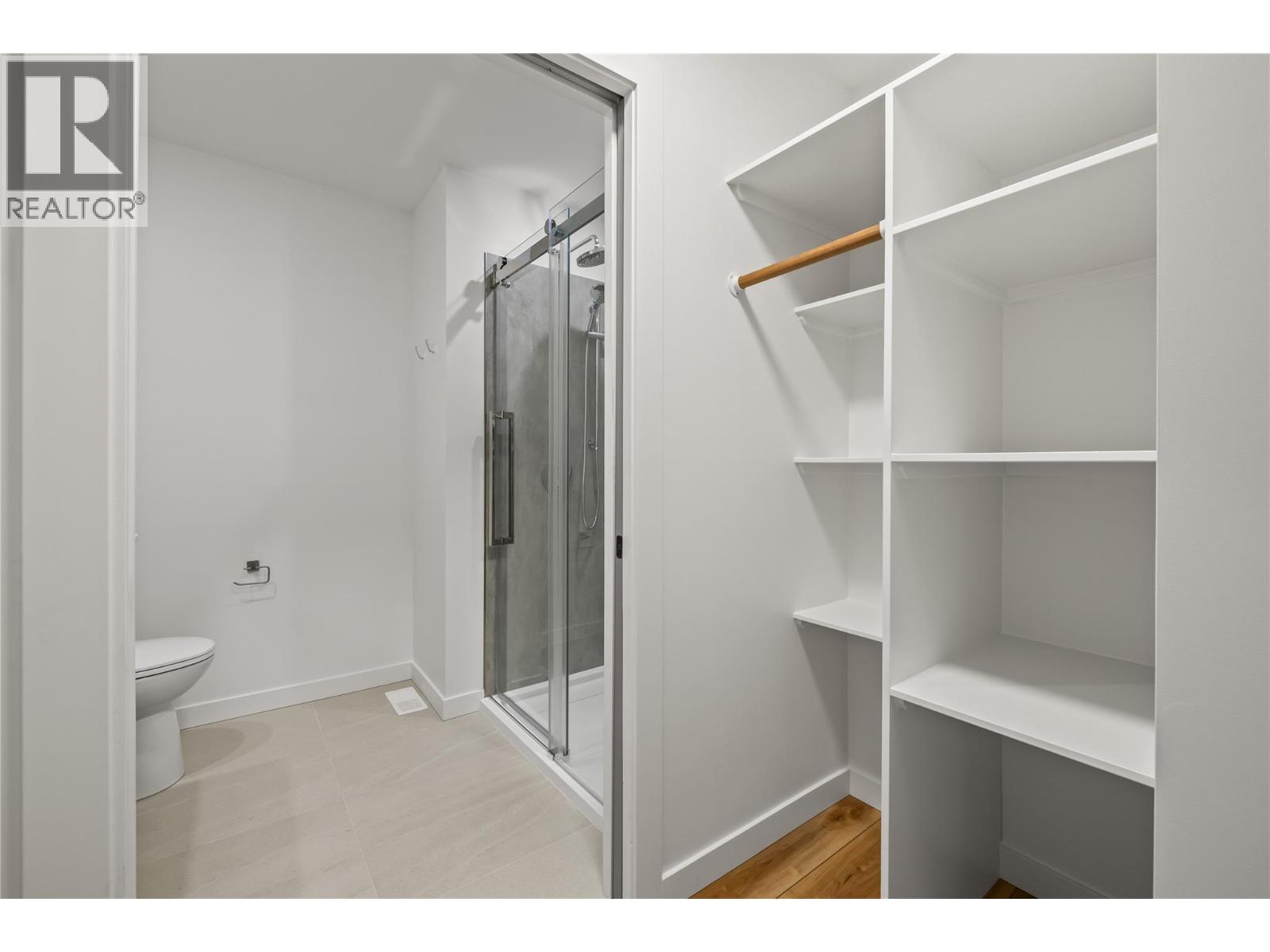 #3 2957 Conlin Court - 28