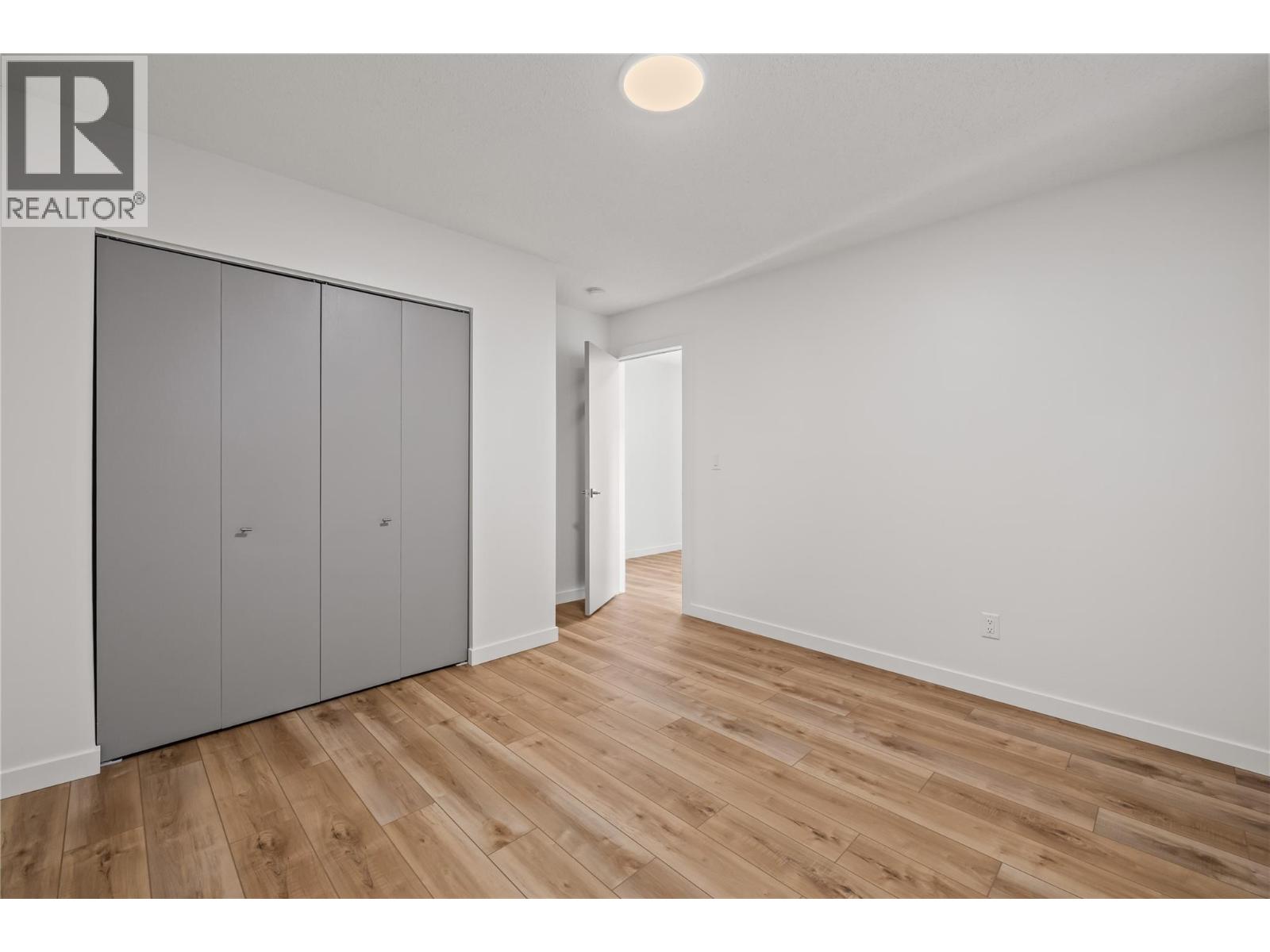 #3 2957 Conlin Court - 34