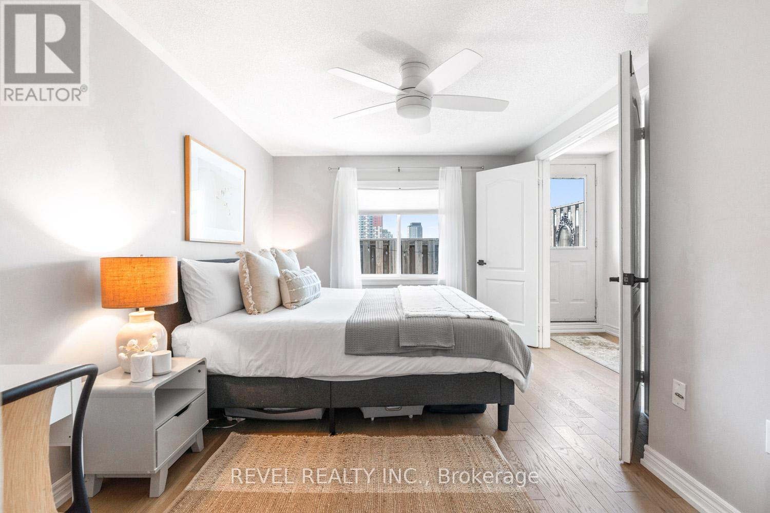 8 GROGAN MEWS - 18