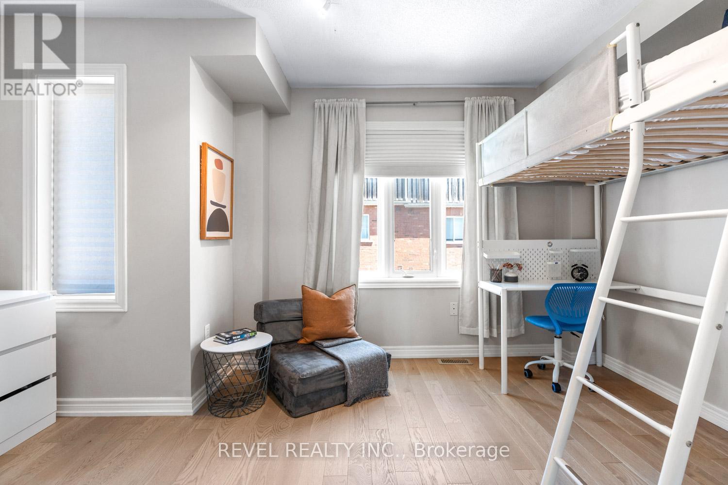 8 GROGAN MEWS - 25