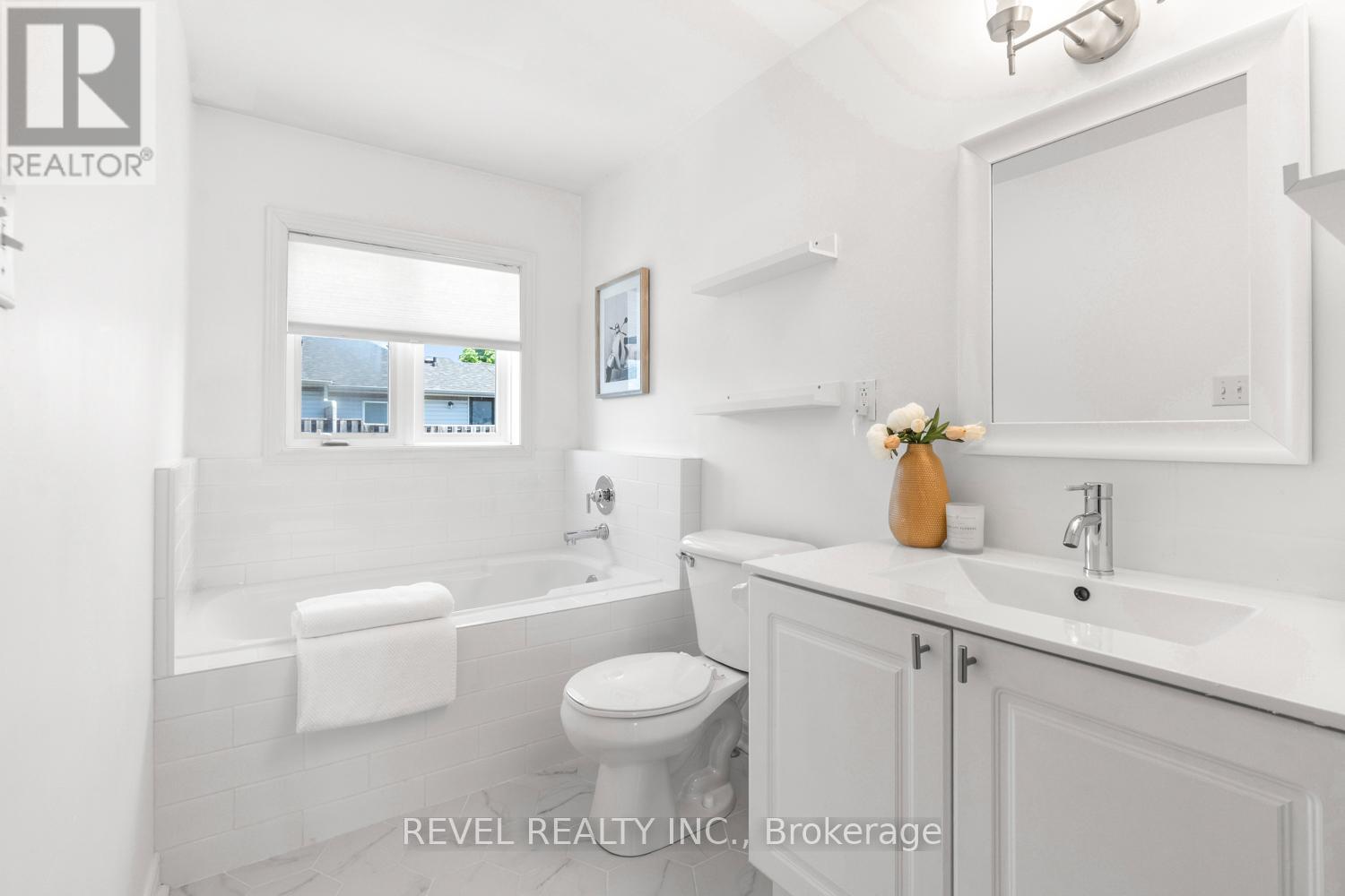 8 GROGAN MEWS - 19