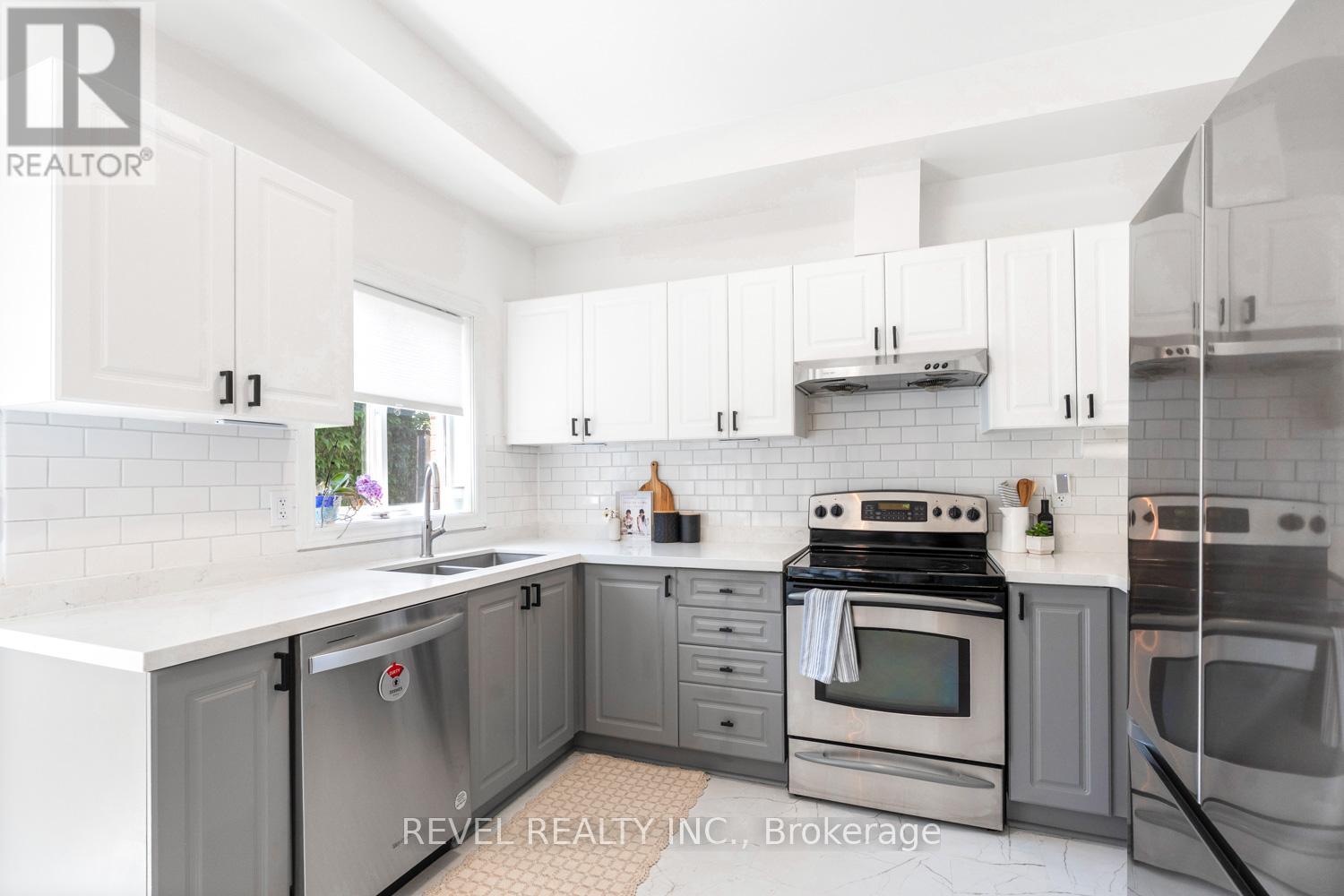 8 GROGAN MEWS - 11