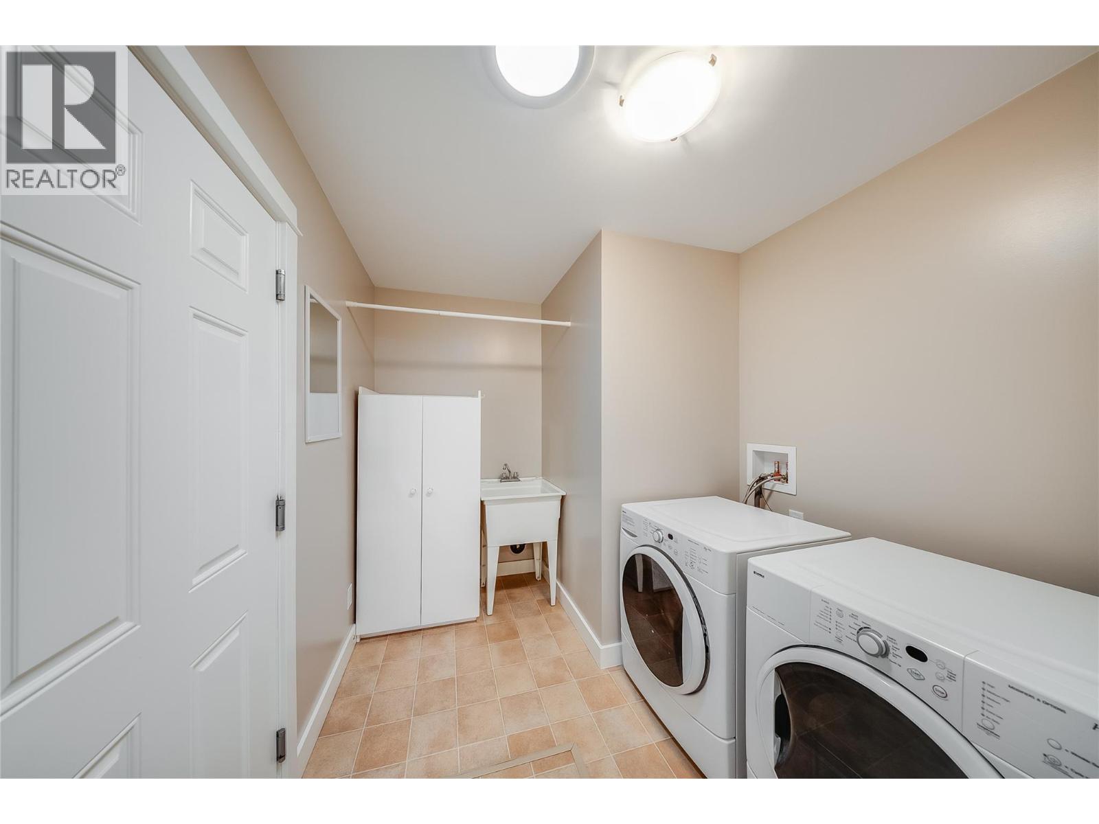 #115 4200 Grandview Drive - 27
