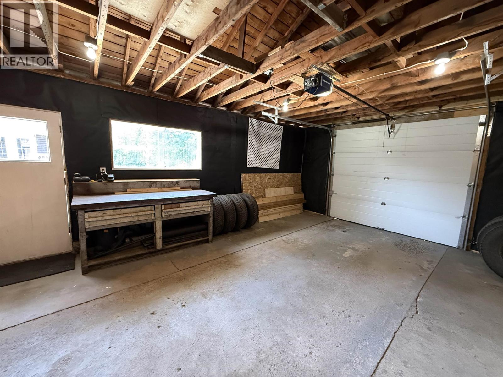 913 JOHNSTON AVENUE - 36