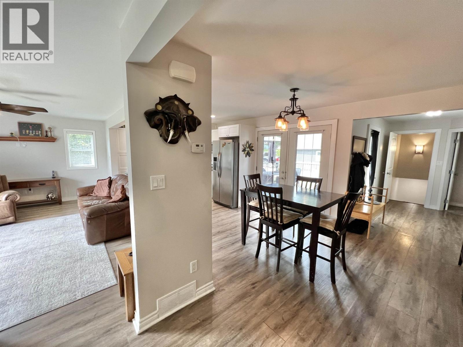 913 JOHNSTON AVENUE - 24