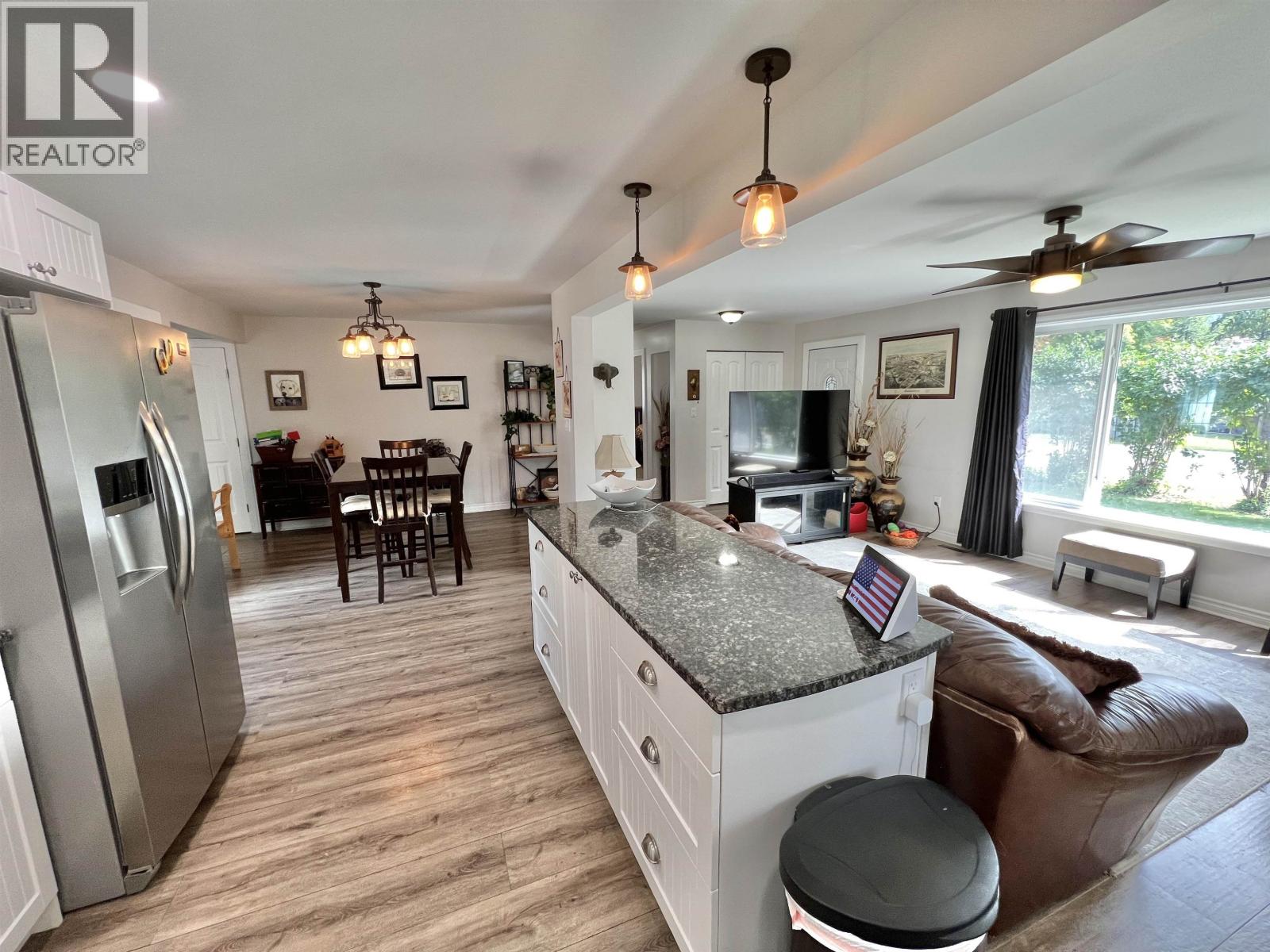913 JOHNSTON AVENUE - 9