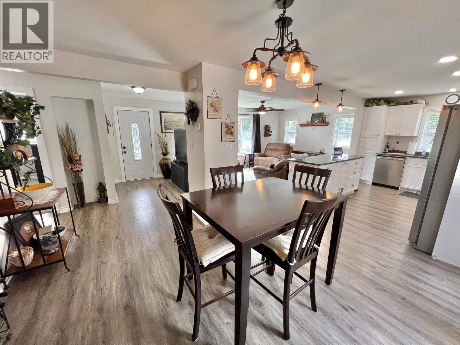 913 JOHNSTON AVENUE - 14