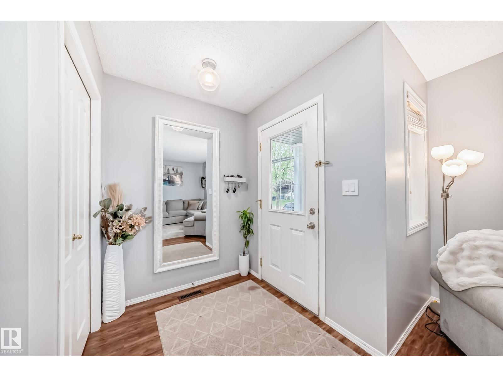 17233 88 ST NW - 4
