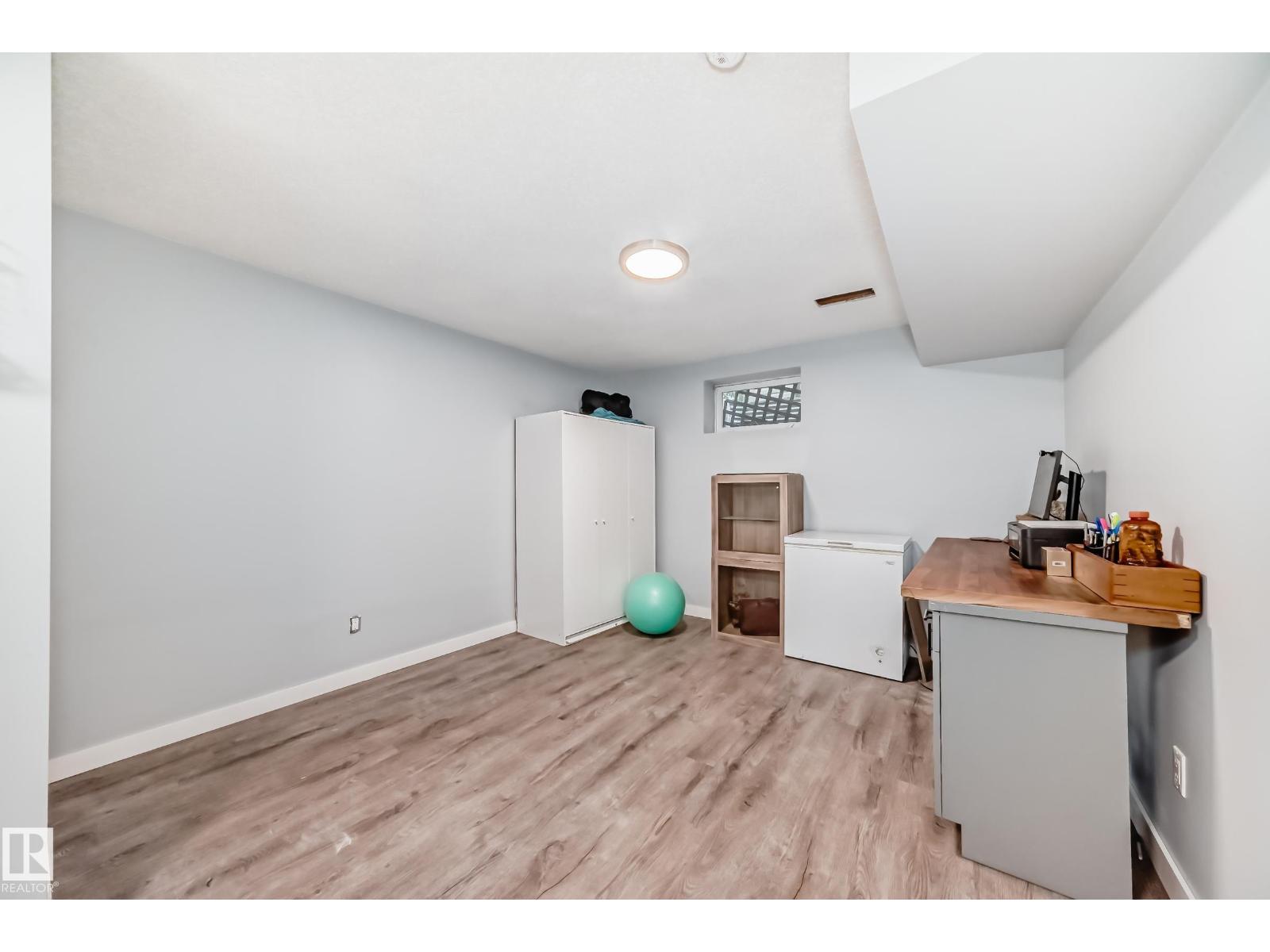 17233 88 ST NW - 43