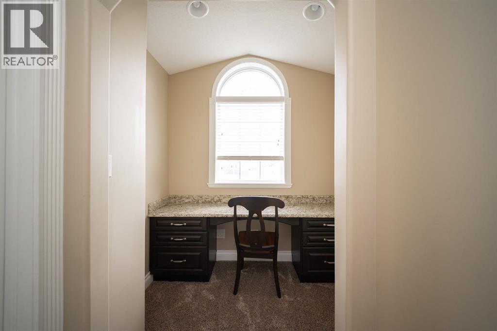 180 Lindstrom Crescent, Fort McMurray