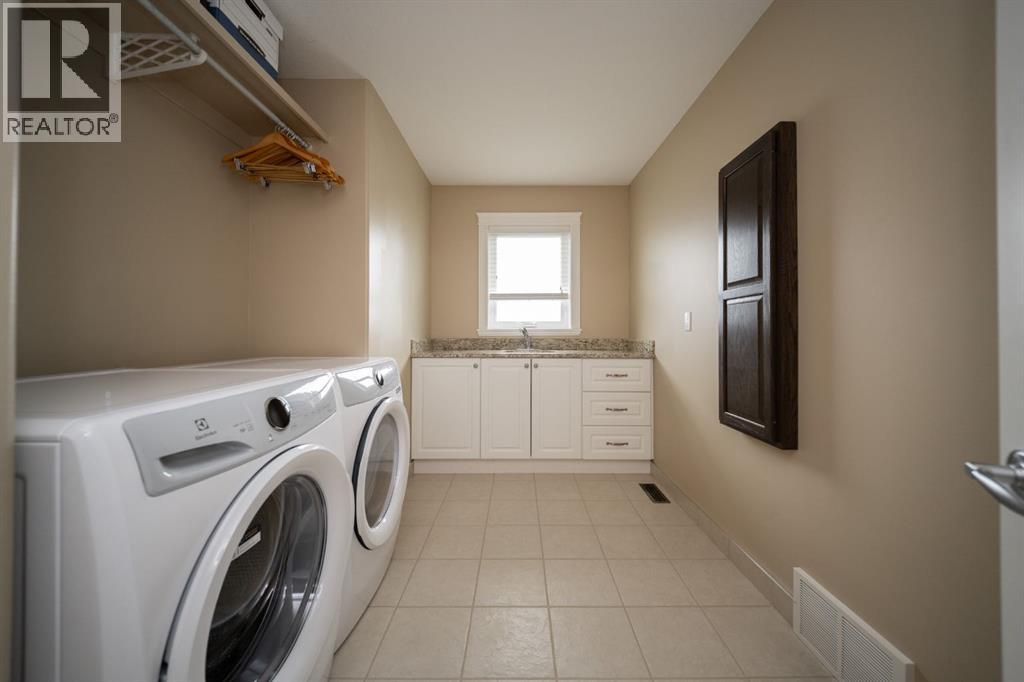 180 Lindstrom Crescent, Fort McMurray