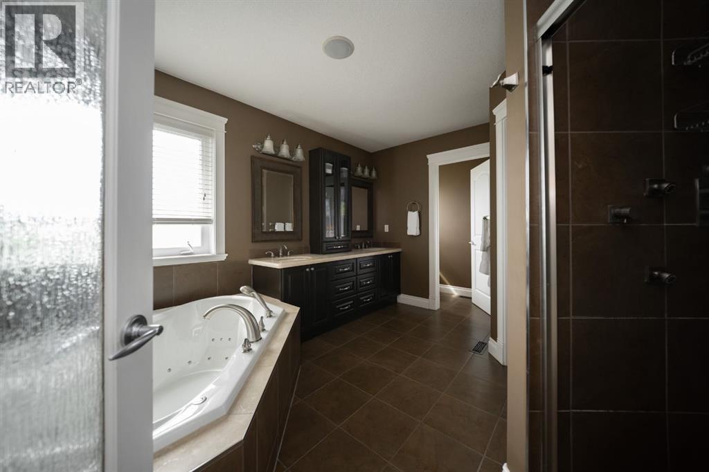 180 Lindstrom Crescent, Fort McMurray