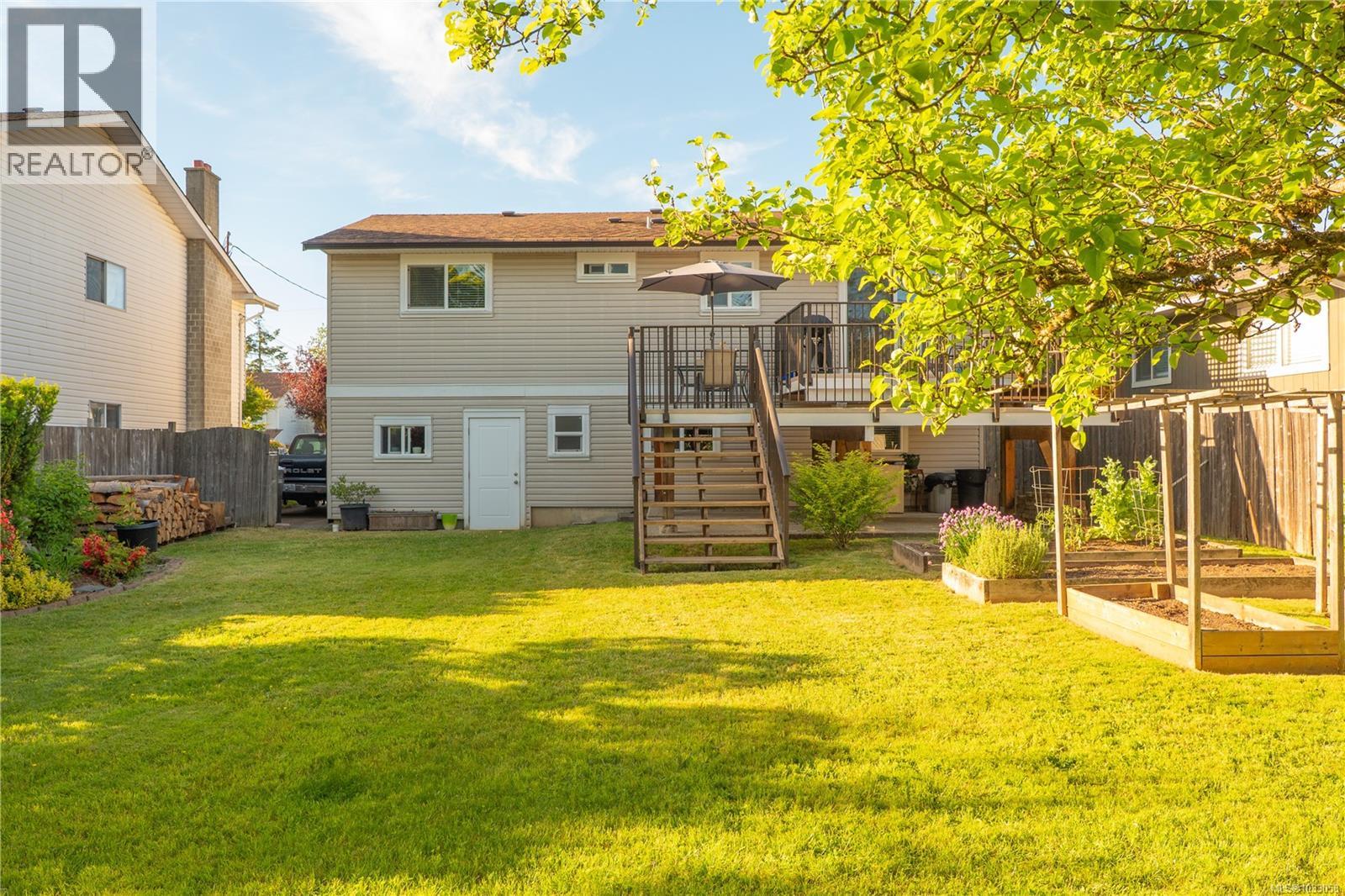 441 Deering St - 53
