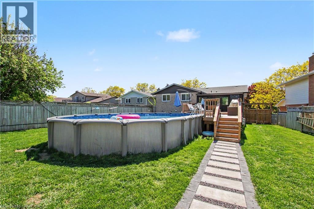 44 OAKHURST Crescent - 33