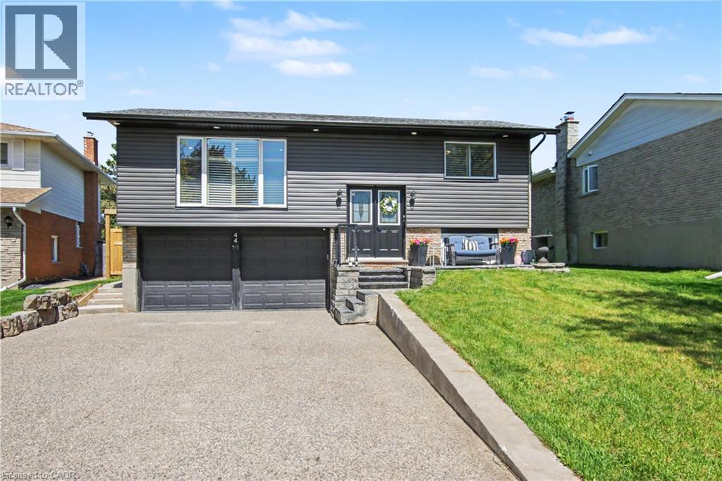 44 OAKHURST Crescent - 1