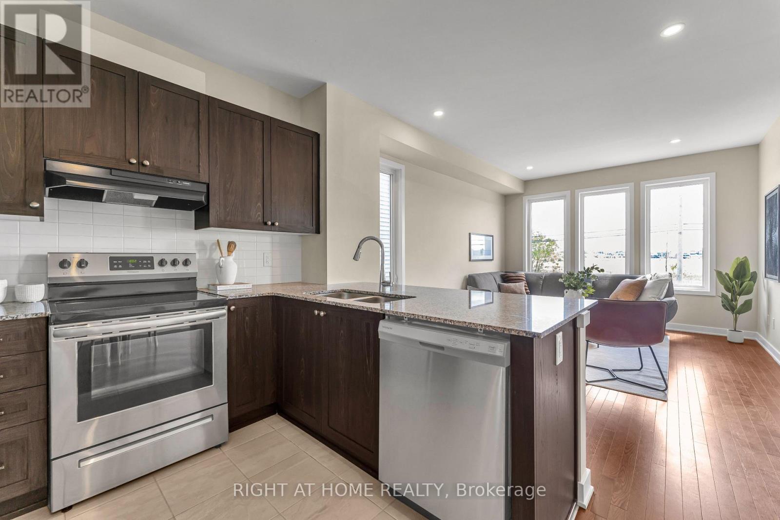 6319 PERTH STREET - 22