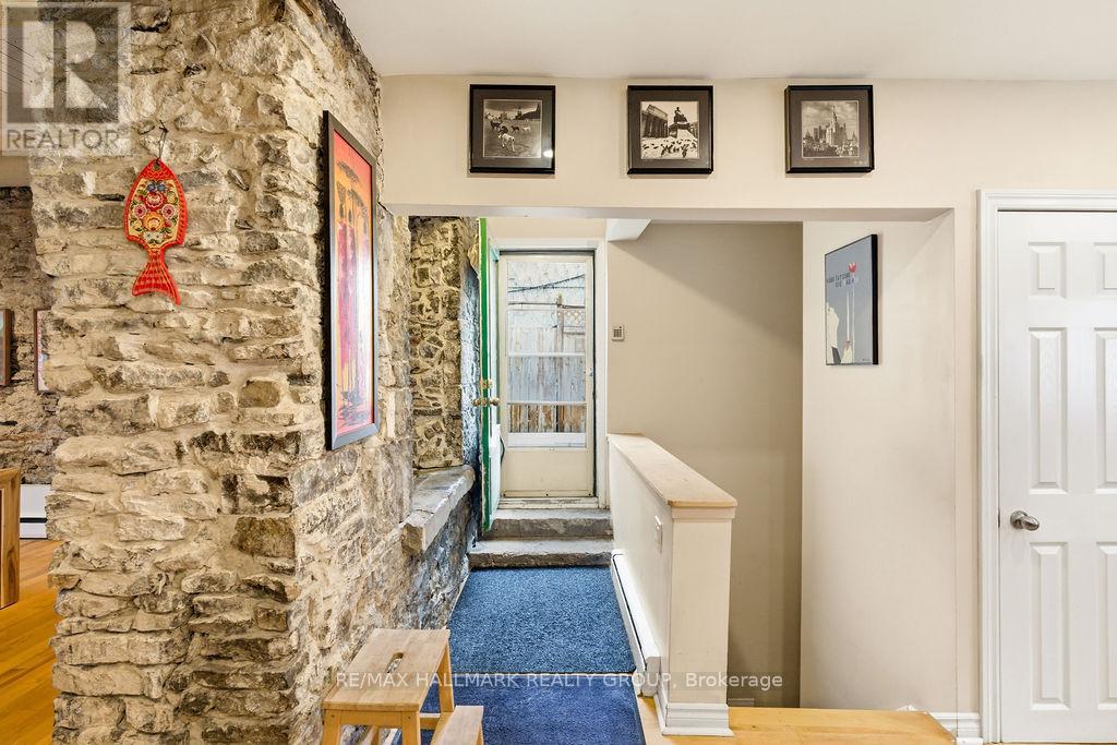2 Bed, 2 Bath House for Rent in Ottawa – 176 KING EDWARD AVENUE, Ottawa – MLS# X13225210 - Image 26