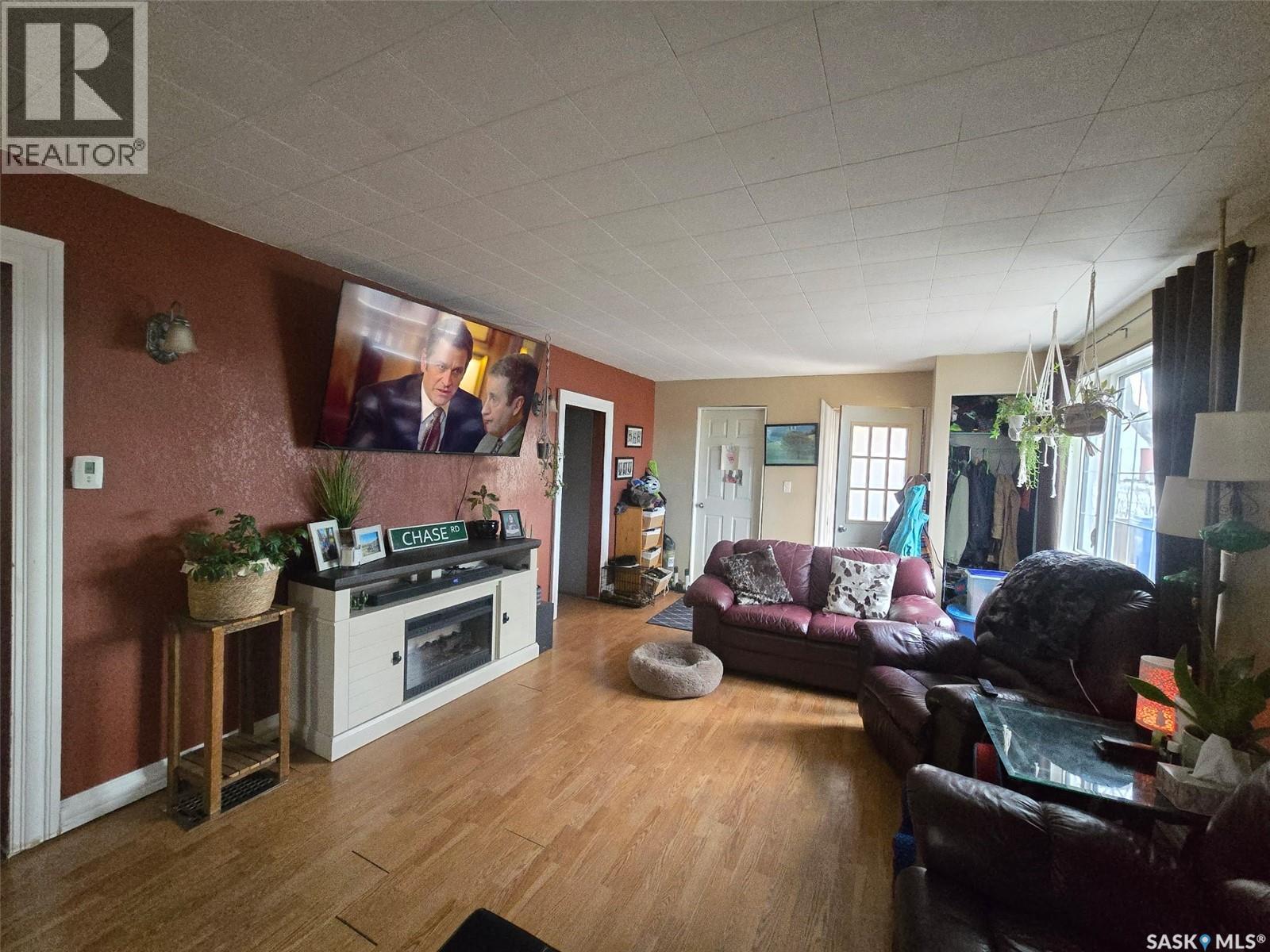 2014 1st STREET N - 10