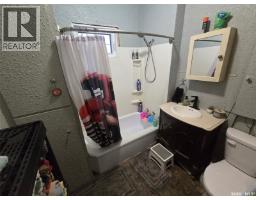 2014 1st Street N, Rockglen, SK S0H3R0 Photo 13