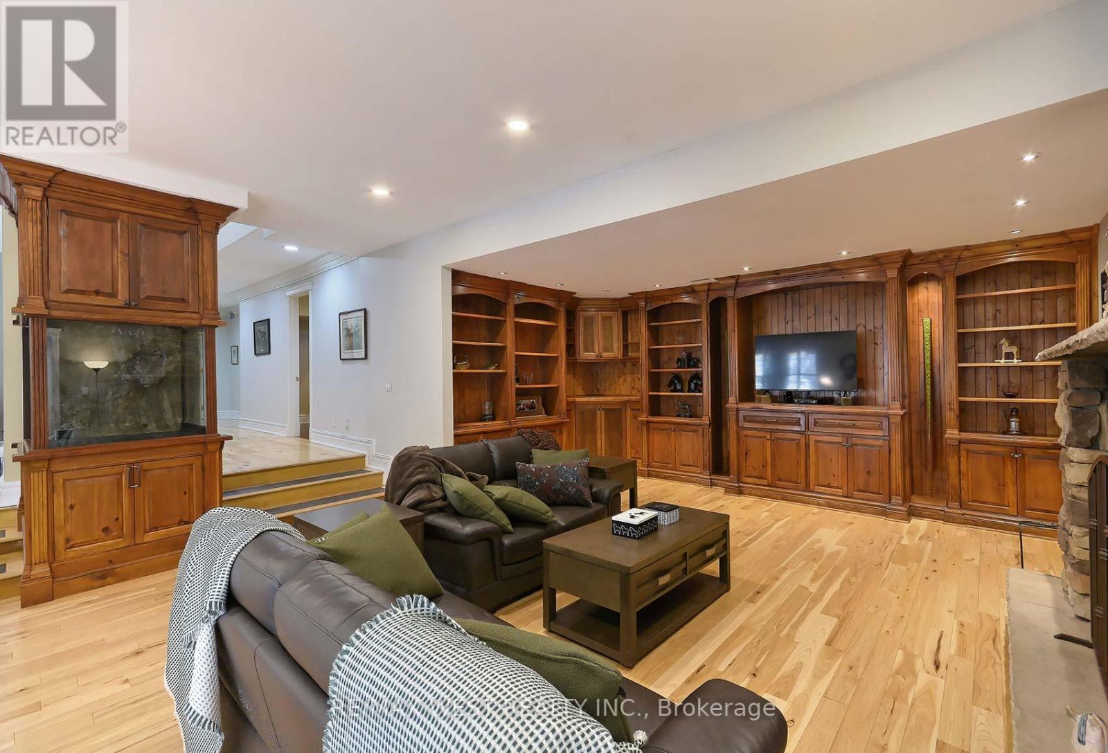 5 HUMBERVIEW DRIVE - 20