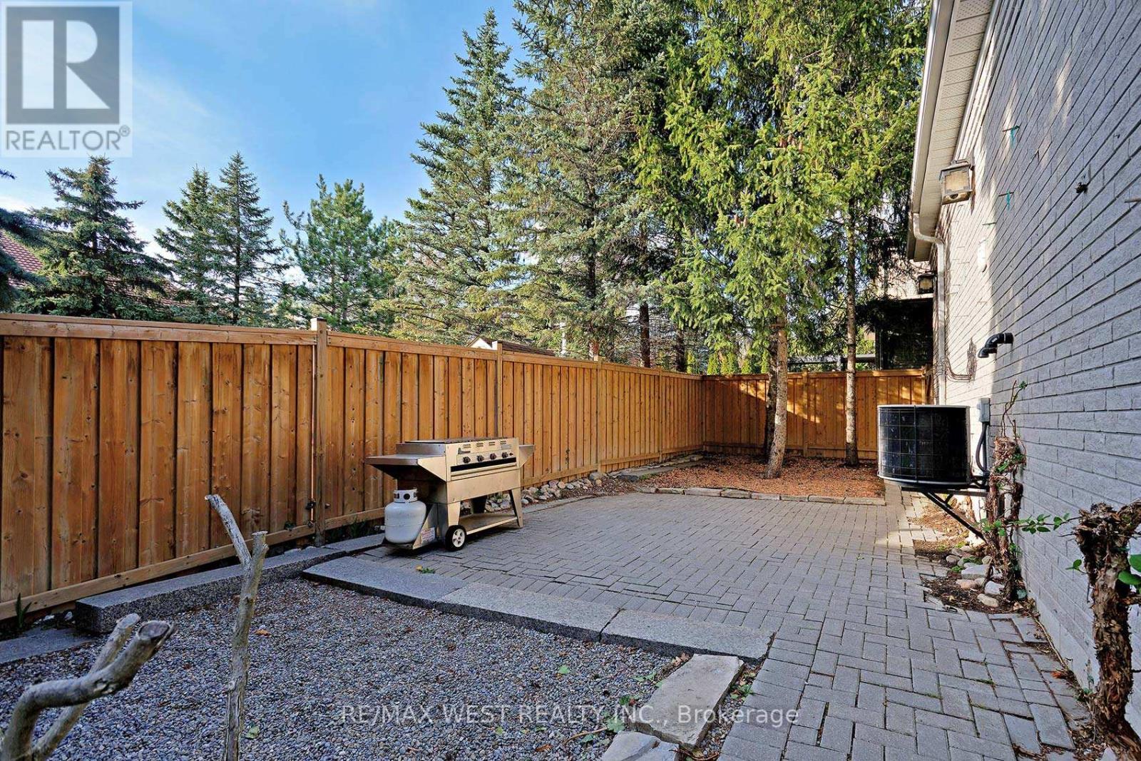 5 HUMBERVIEW DRIVE - 43