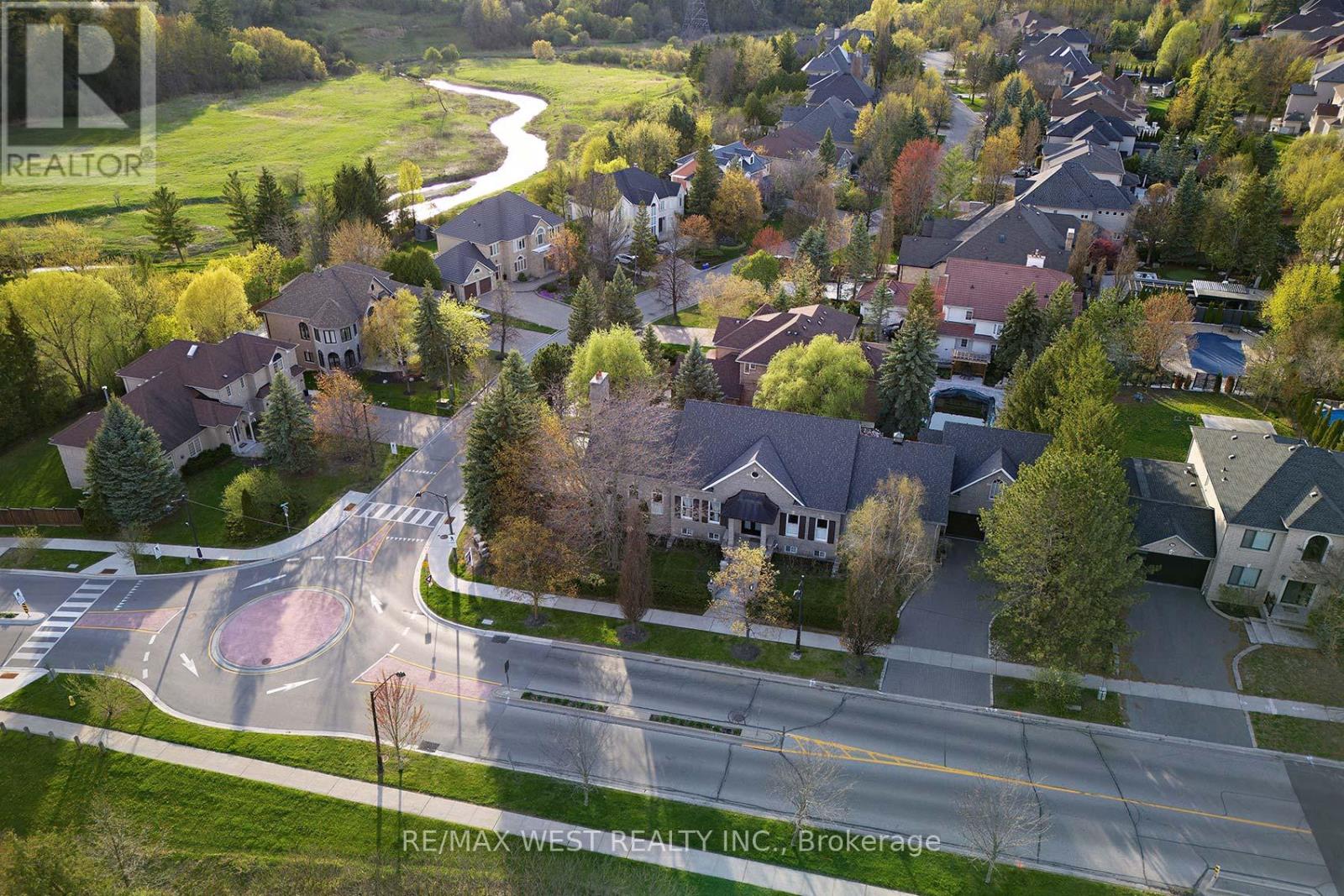 5 HUMBERVIEW DRIVE - 49