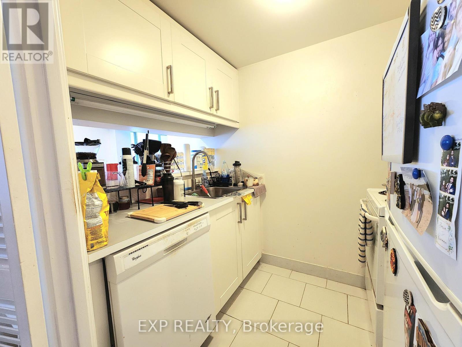 #1421 711 BAY STREET - 6