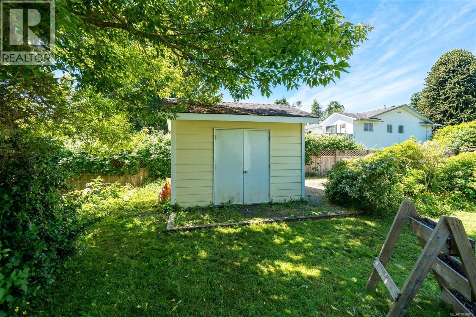 1559 Dufour Rd - 56