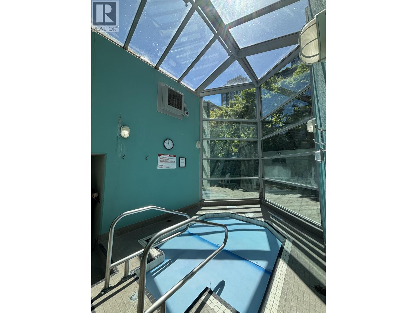 xx2 928 RICHARDS STREET, Vancouver — photo 3
