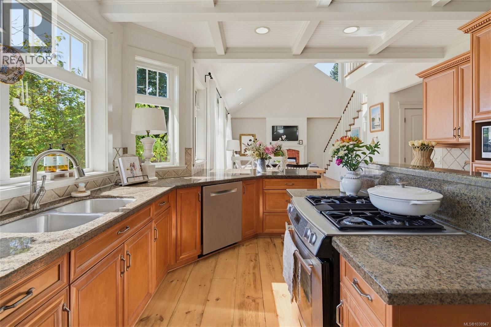 1559 Dufour Rd - 18