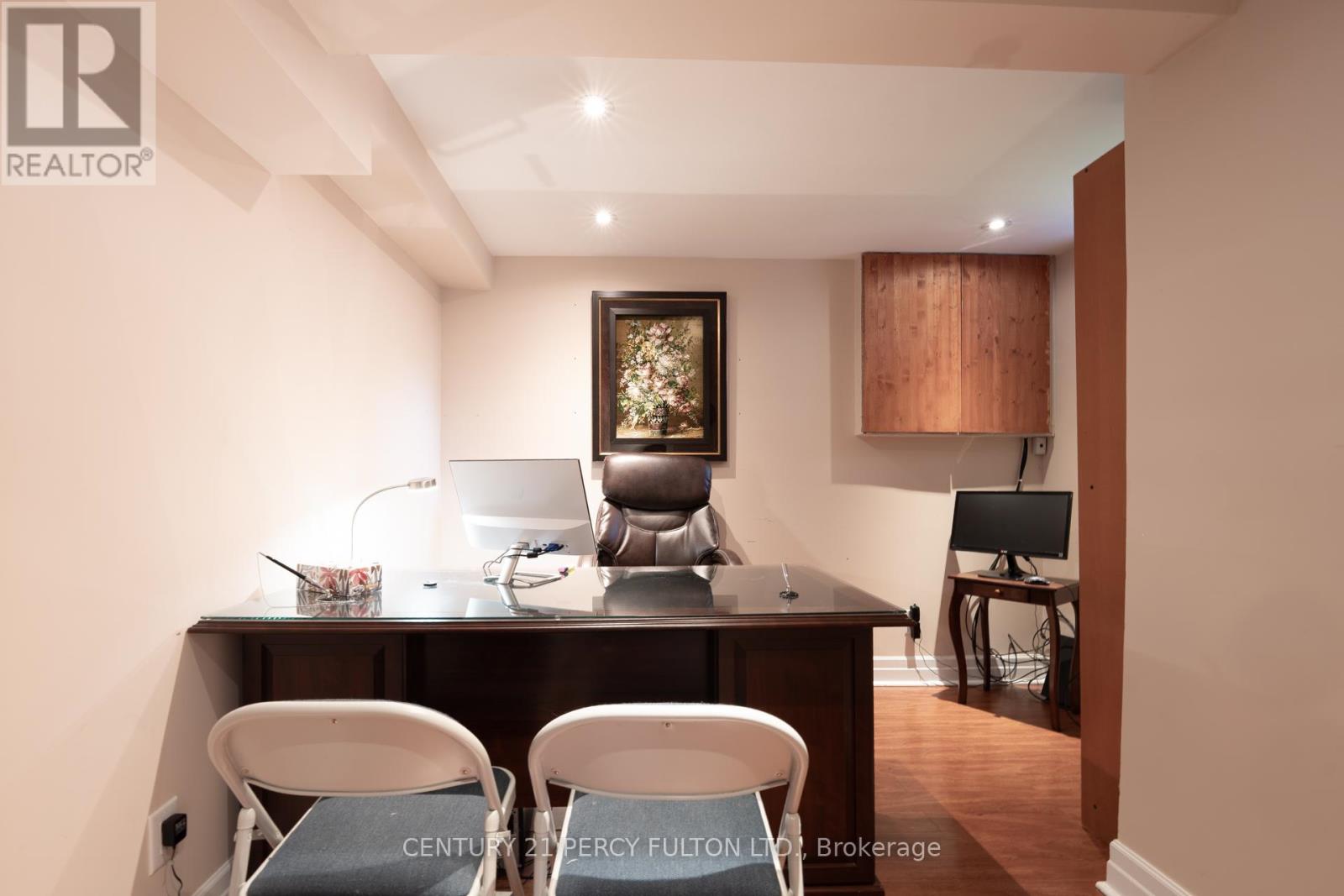 3 HENDERSON AVENUE - 16