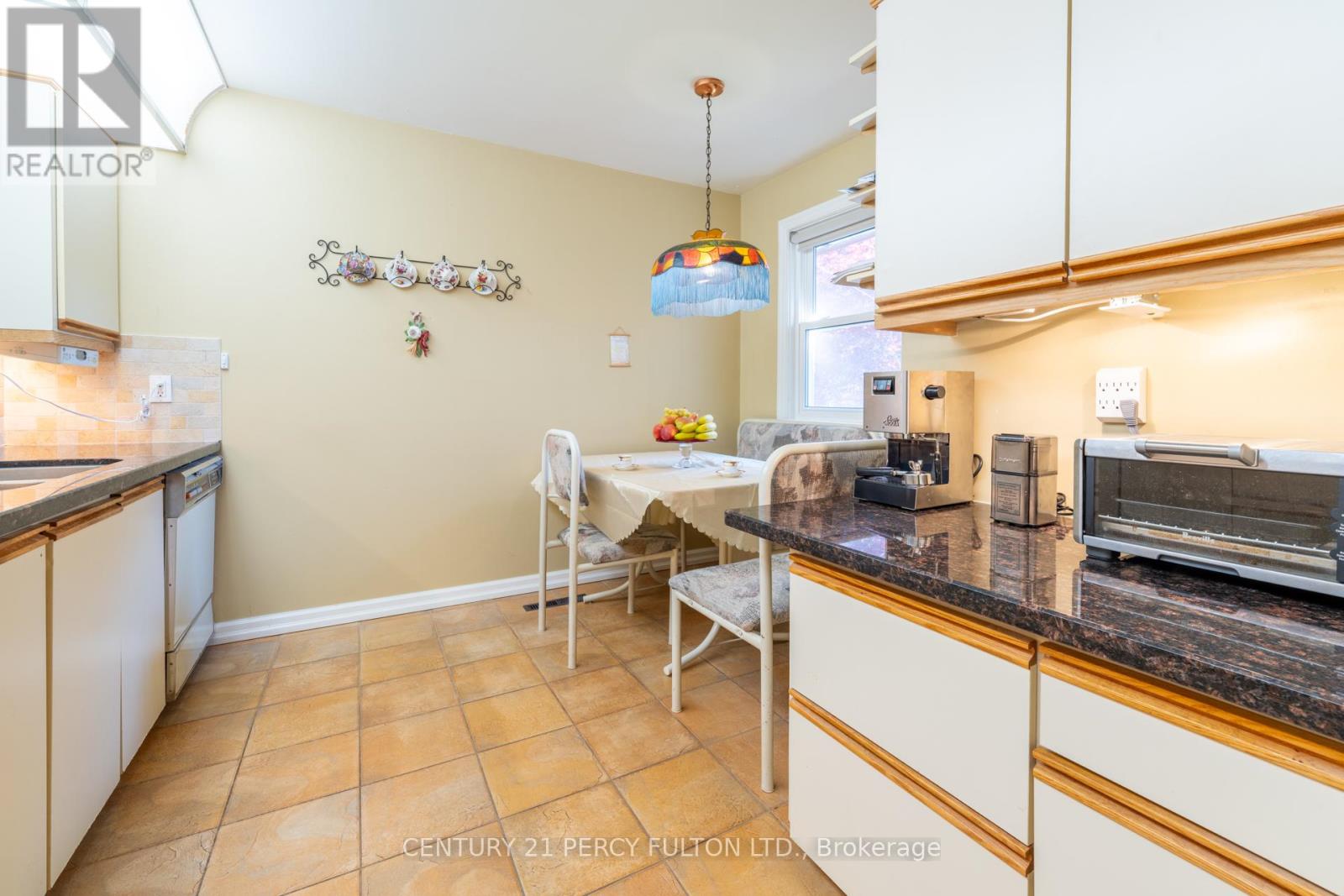 3 HENDERSON AVENUE - 36