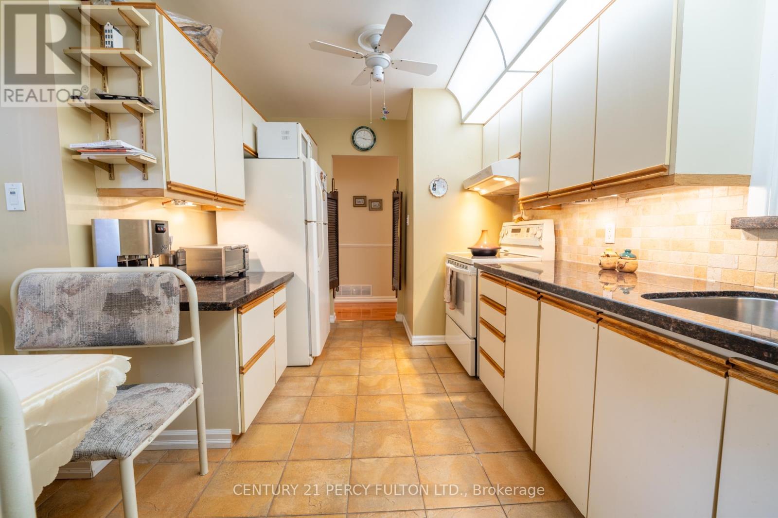 3 HENDERSON AVENUE - 37