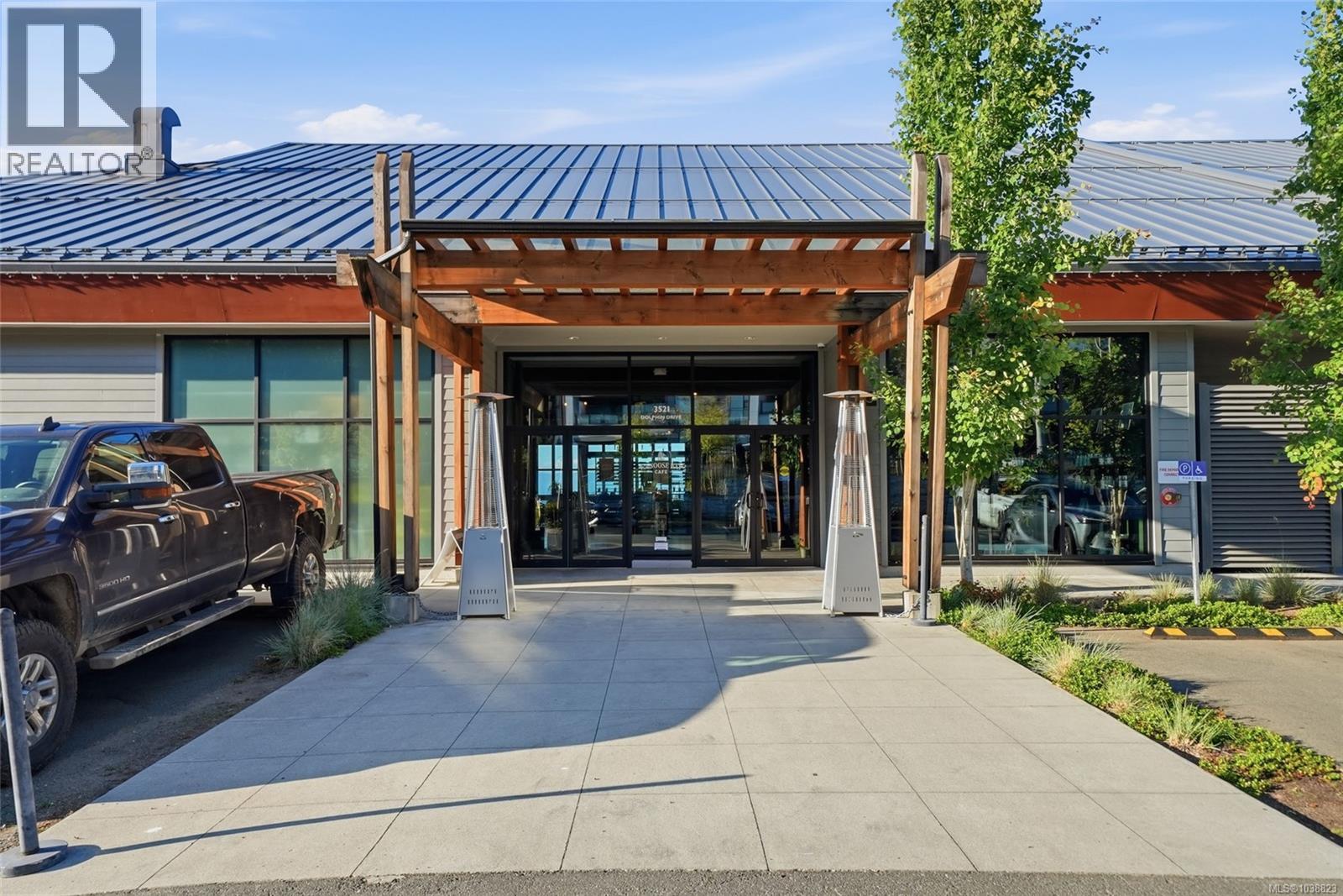 502 3529 Dolphin Dr, Nanoose Bay