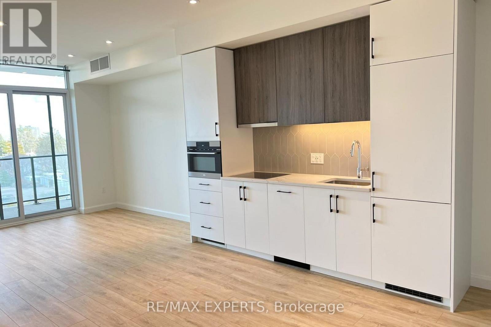 403 - 741 KING STREET W