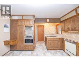 Living room - 2471 6 Highway, Lumby, BC V0E2G1 Photo 17