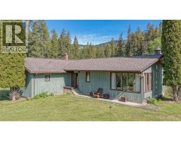 Pantry - 2471 6 Highway, Lumby, BC V0E2G1 Photo 11