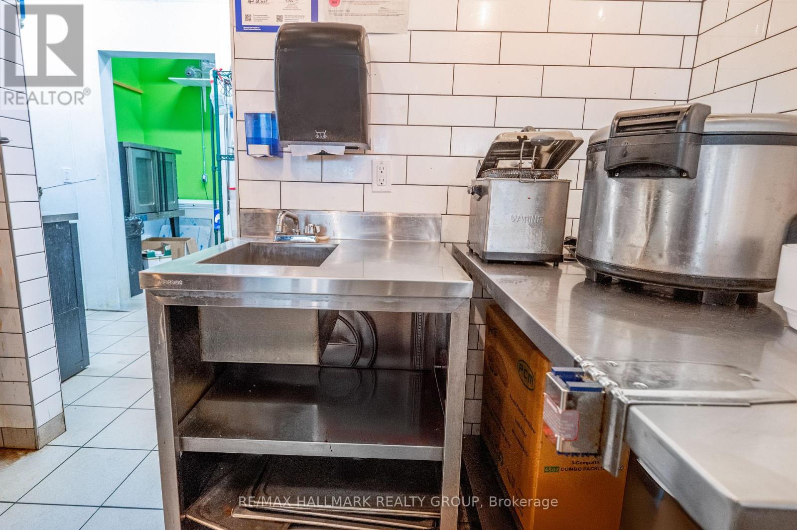 Business for Sale in Ottawa – UNIT 609 – 1200 ST. LAURENT BOULEVARD, Ottawa – MLS# X13225282 - Image 2
