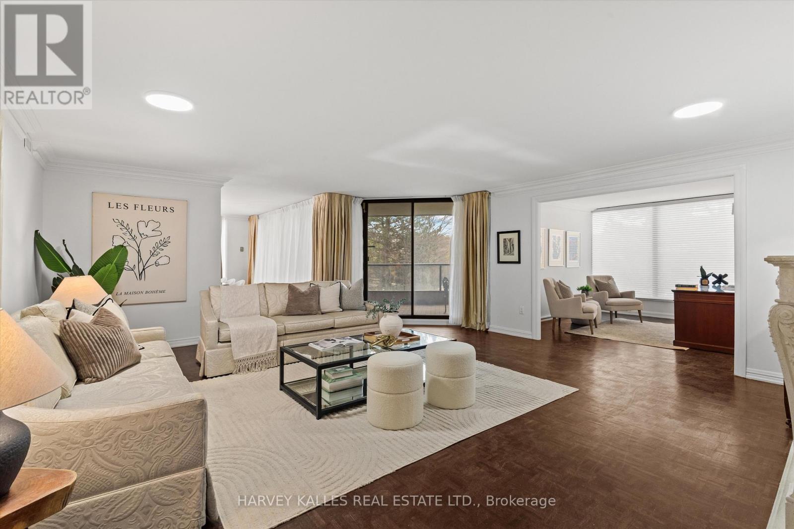 Listing photo of 201 - 3900 YONGE STREET