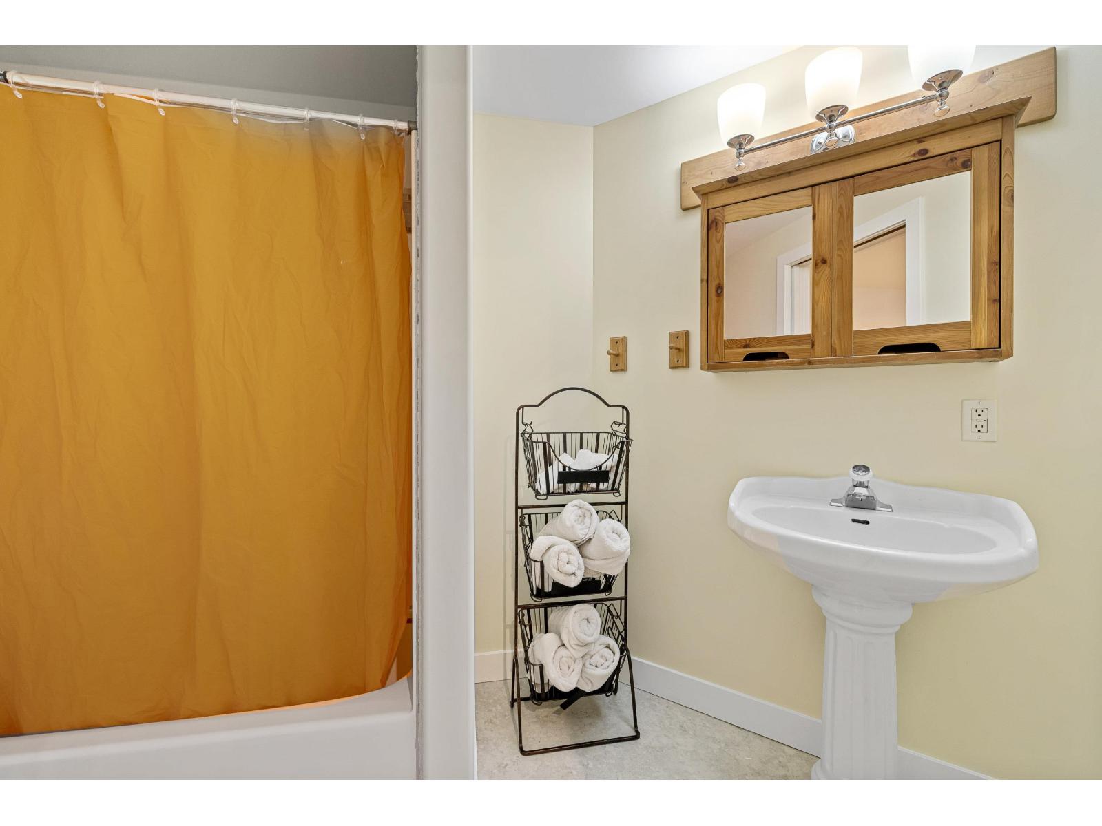 8379 CHELMSFORD PLACE, Chilliwack Mountain, Chilliwack