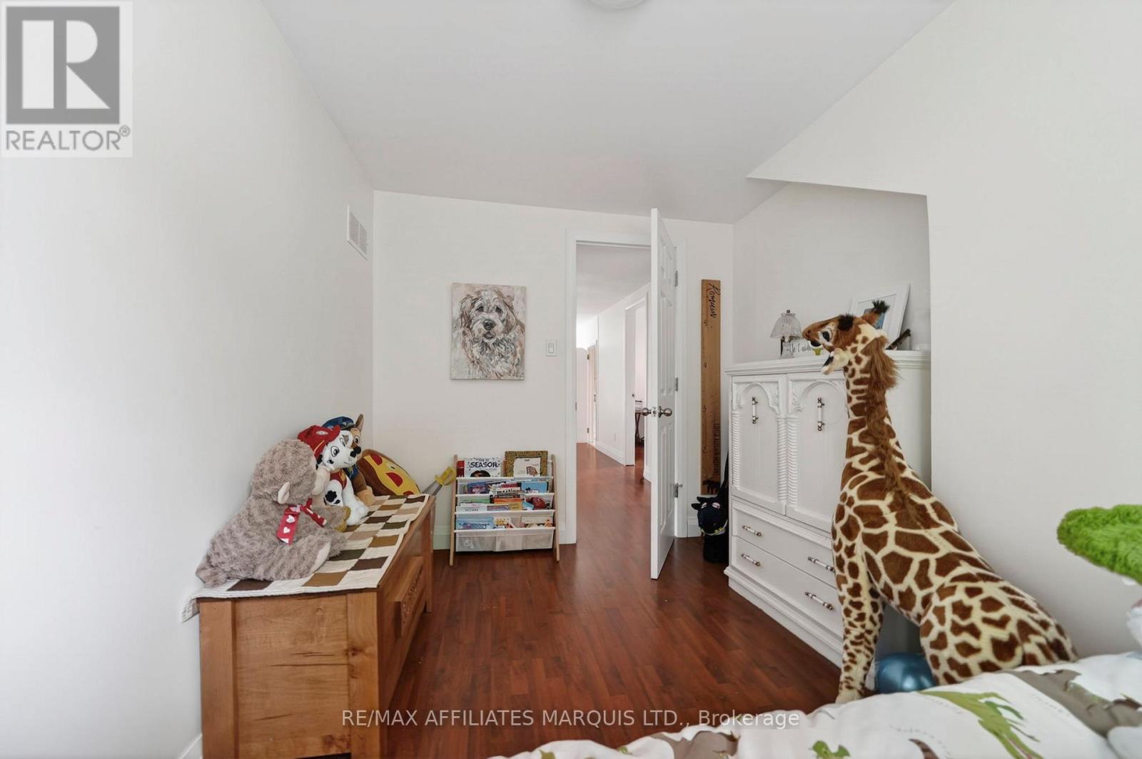 3324 MONTREAL ROAD - 33
